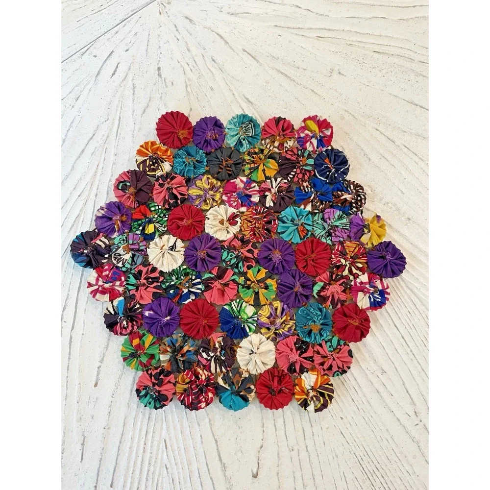 Vtg Handmade Soda Pop Top Bottle Cap‎ Cluster Trivet Yo Yo Fabric Rounds
